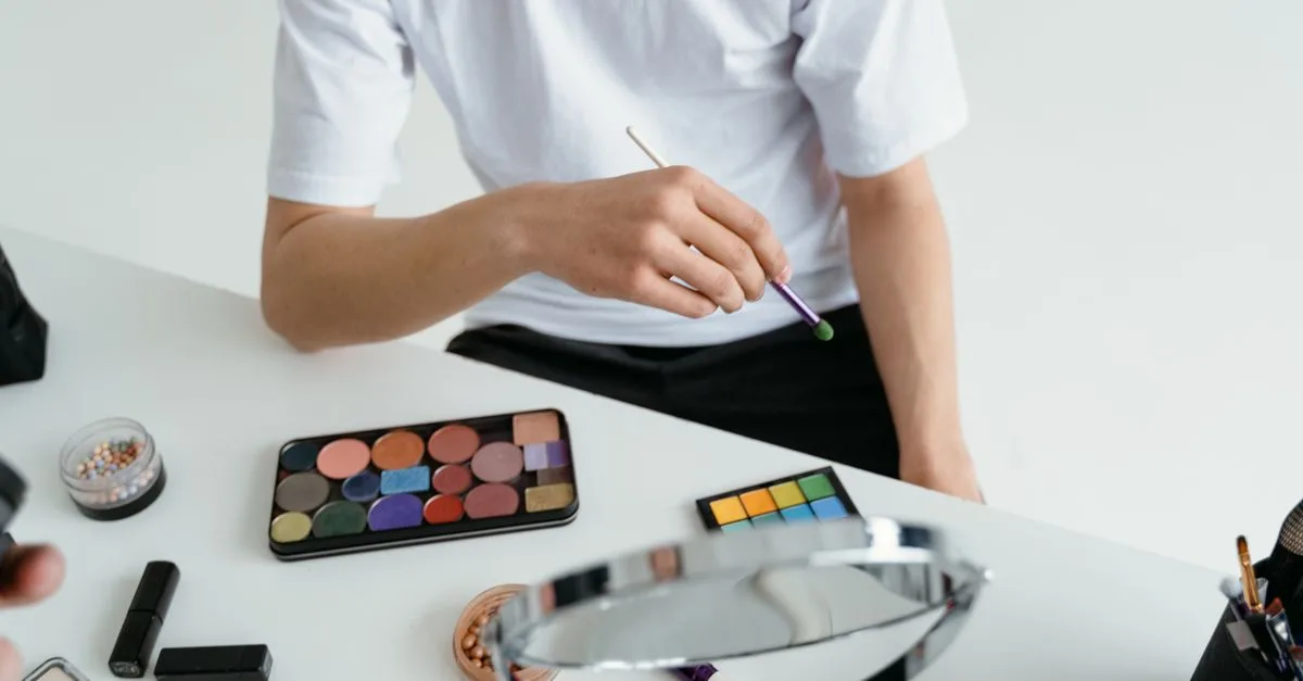 découvrez les meilleurs conseils de mode et de beauté pour sublimer votre style et révéler votre éclat naturel au quotidien.